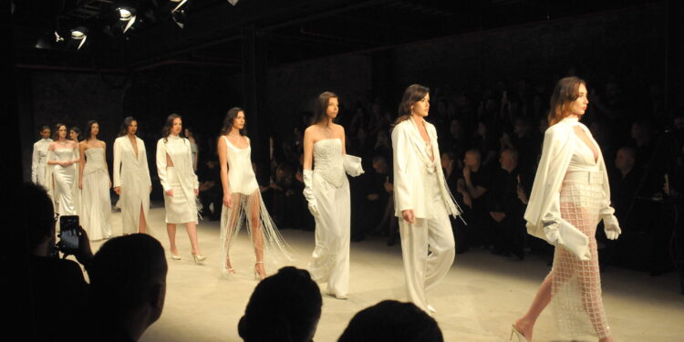 Modacı Nazlı Terzioğlu, Görkemli Bir Geceye İmza Attı